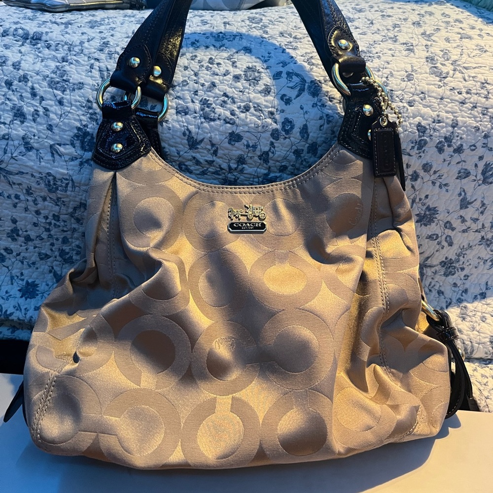 Signature Coach Madison Hobo Style Bag